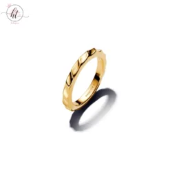 14k Gold-Plated Wave Ring – Modern Glamour